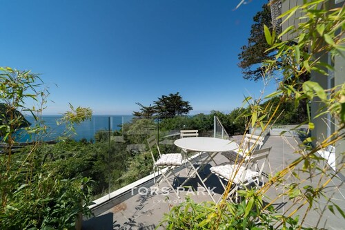 Romantic Sea View Escape at Tors Park