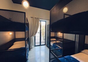 Room - Oasis Backpackers Hostel Sevilla (Seville)