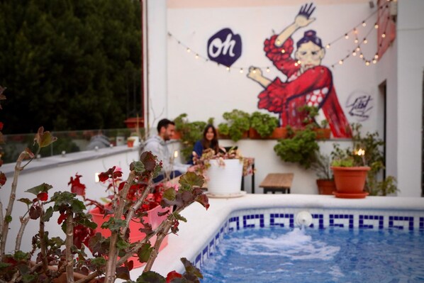 Pool - Oasis Backpackers Hostel Sevilla (Seville)