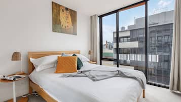 1 bedroom, desk, iron/ironing board, WiFi (free)
