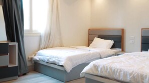 Appartement Luxe, 2 chambres | Bureau, espace de travail pour ordinateur portable