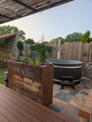 Bain à remous extérieur