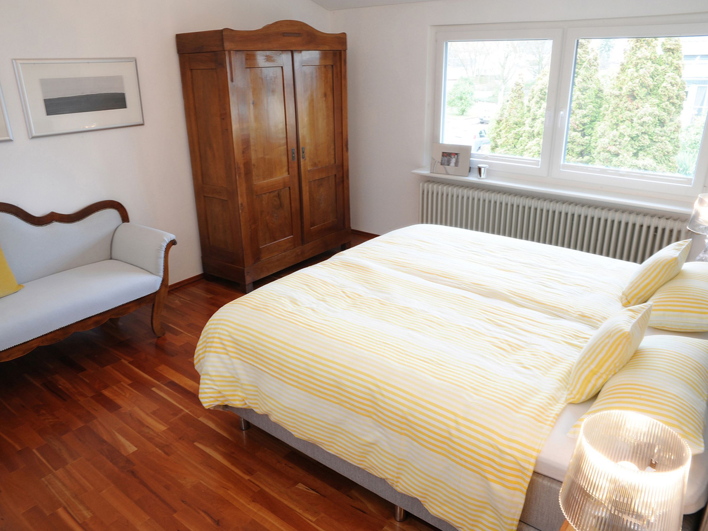 3 slaapkamers, een strijkplank/strijkijzer, wifi, beddengoed