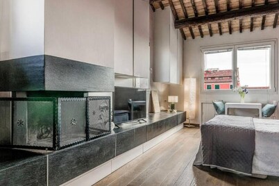 enJoy Home - Attic Room in Lords' Square