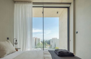 Blackout drapes, soundproofing, iron/ironing board, free WiFi