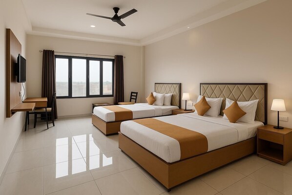 Quadruple Room | Free WiFi - TGR Hotel (Mundra)