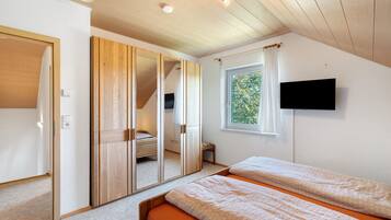 4 slaapkamers, een bureau, wifi, beddengoed