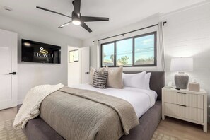 4 habitaciones, tabla de planchar con plancha, cuna de viaje y wifi 