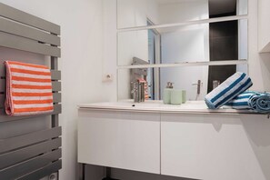 Apartment | Bathroom