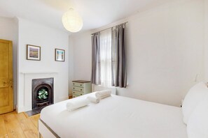 2 chambres, fer et planche à repasser, Wi-Fi gratuit, draps fournis