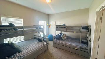 3 bedrooms, desk, iron/ironing board, travel crib