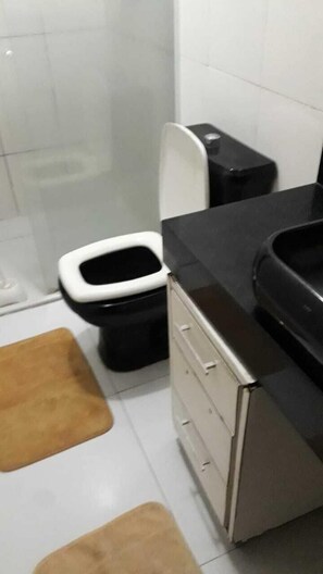 Basic Shared Dormitory | Bathroom
