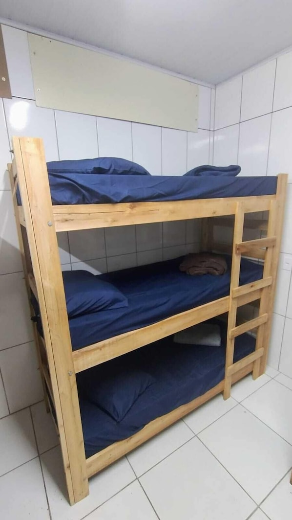 Basic Shared Dormitory | Free WiFi