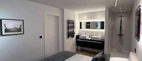 1 chambre, fer et planche à repasser, lit de bébé portatif, Wi-Fi