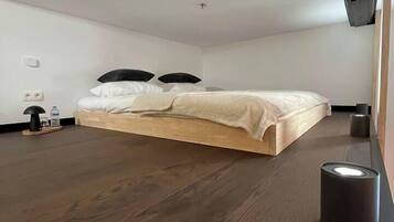 1 slaapkamer, een strijkplank/strijkijzer, reisbedje, wifi