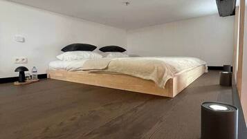 1 bedroom, iron/ironing board, WiFi
