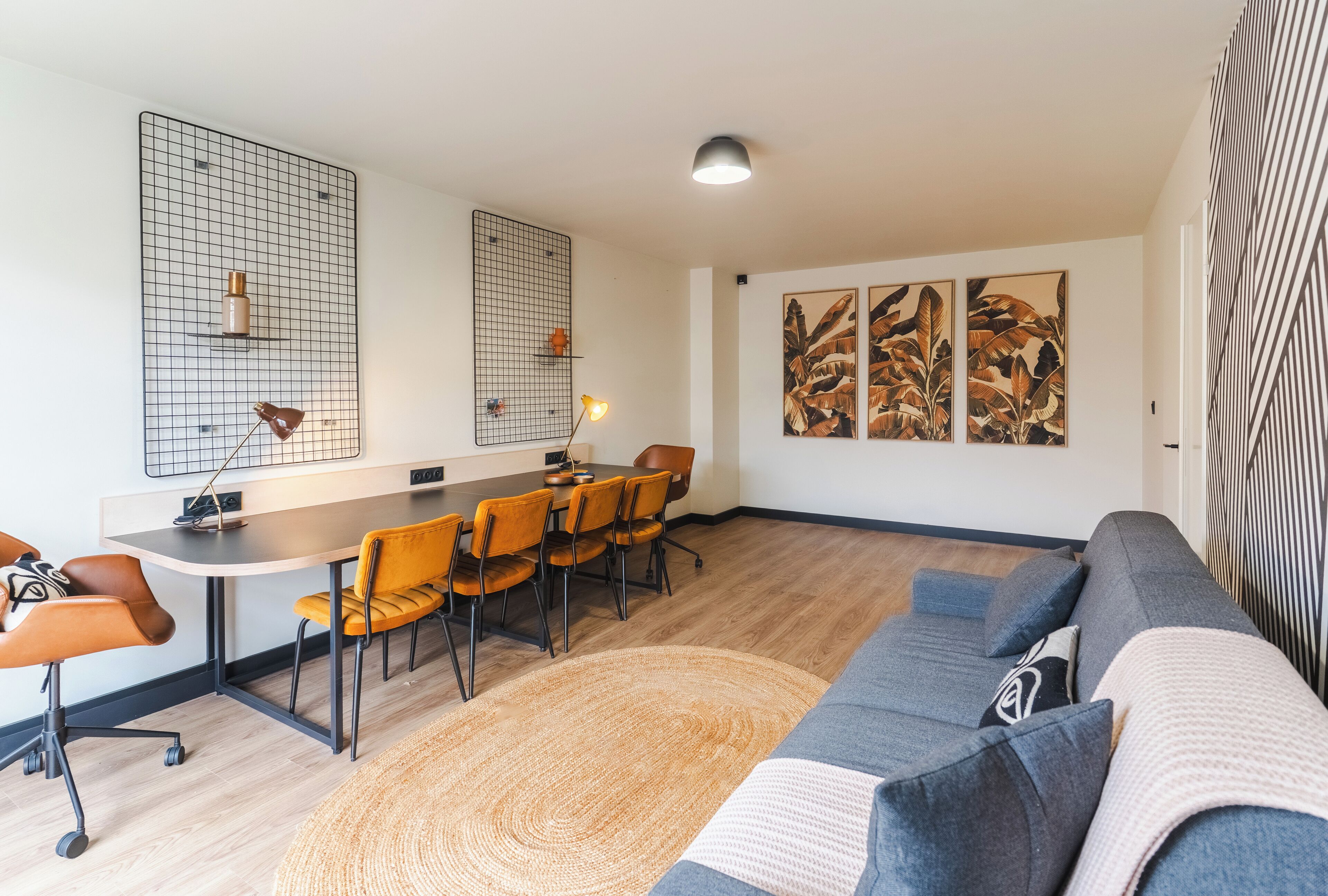 Family Apartment | Living area | Offices