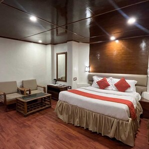 Deluxe Room, Mountain View | Iron/ironing board, free WiFi