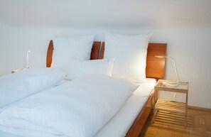 WiFi, bed sheets