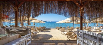 Halikarya Hotel & Restaurant Beach