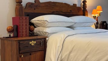 Laptop workspace, free WiFi