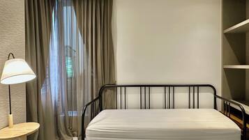 House, Patio | Iron/ironing board, free WiFi