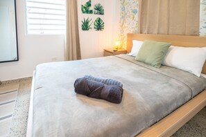 Desk, iron/ironing board, WiFi, bed sheets
