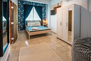 3 bedrooms, desk, iron/ironing board, WiFi