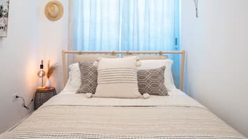 1 chambre, bureau, fer et planche à repasser, Wi-Fi