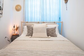 1 bedroom, desk, iron/ironing board, WiFi