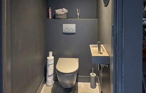 Douche, sèche-cheveux