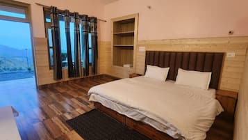 Deluxe Room, Mountain View | Free WiFi, bed sheets