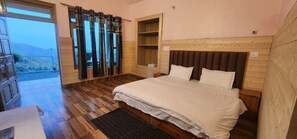 Deluxe Room, Mountain View | Free WiFi, bed sheets