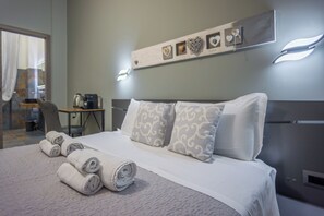 Habitación triple superior | Escritorio, espacio para trabajar con laptop y wifi gratis 