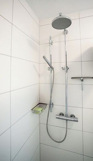 Handdukar och toalettpapper