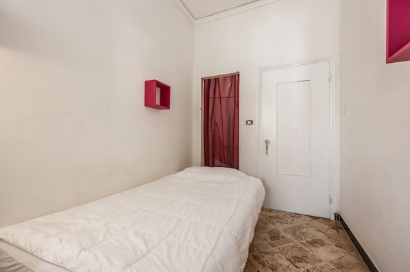1 bedroom, WiFi, bed sheets