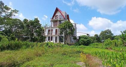 Twin or Double Room at Charming Villa -Wi-Fi & AC  near Colombo