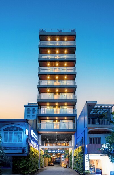 G8 Riverside Hotel & Rooftop Skybar