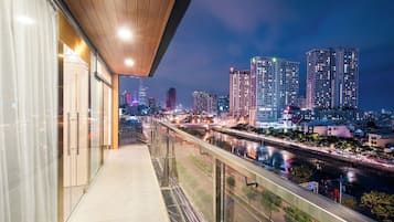 Riverside with Balcony | Balcony