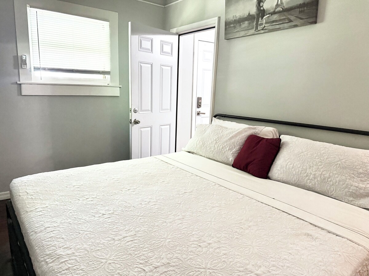 Photo 11 of Prime location surrounded by historic attractions with free parking