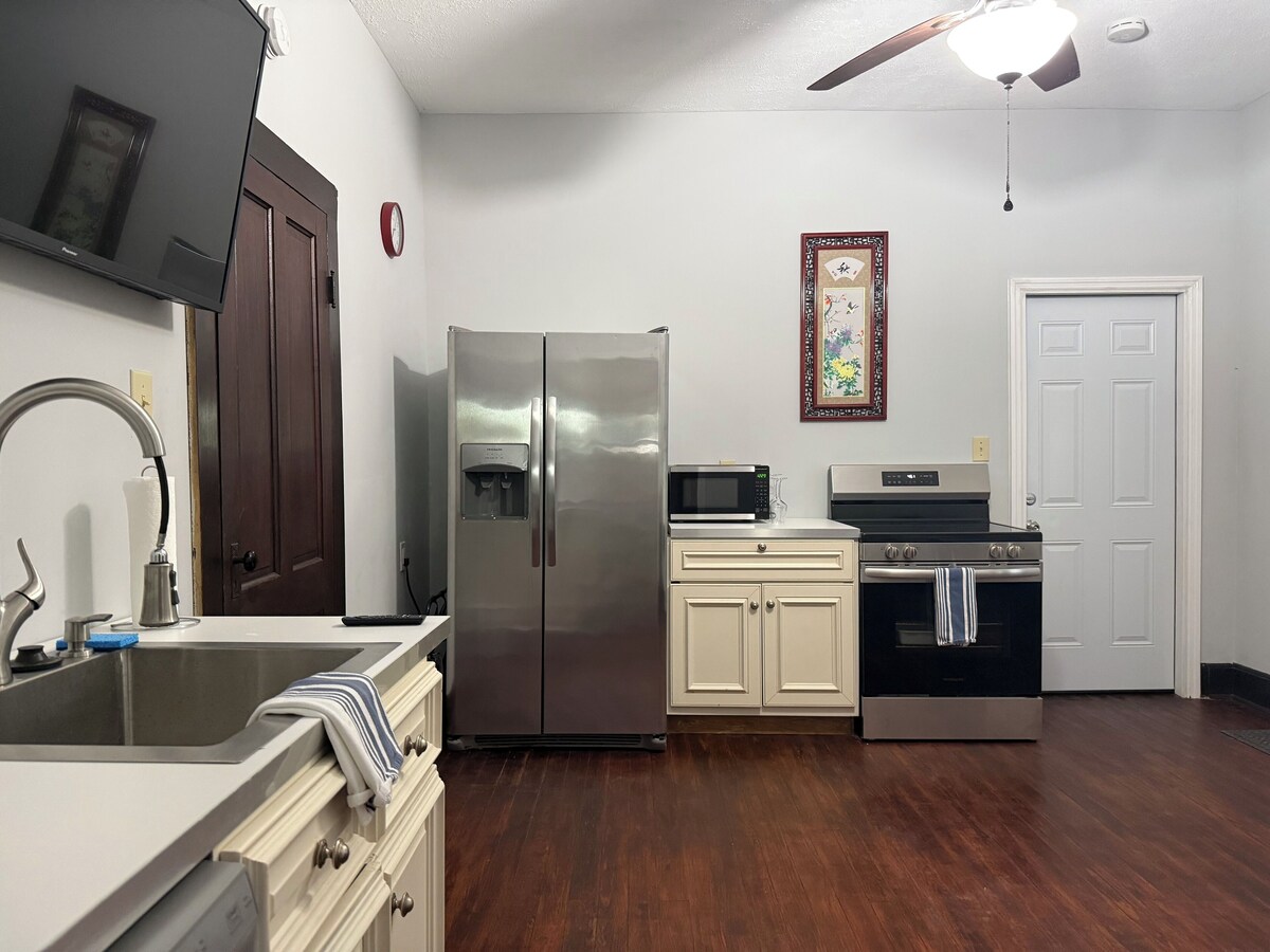 Photo 8 of Prime location surrounded by historic attractions with free parking