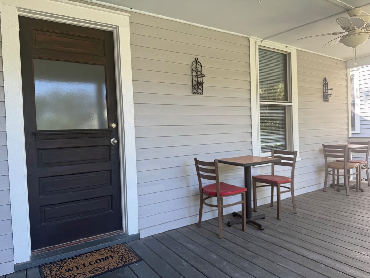 Photo 4 of Prime location surrounded by historic attractions with free parking