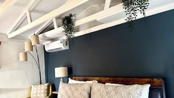 Schreibtisch, Bügeleisen/Bügelbrett, kostenloses WLAN, Bettwäsche