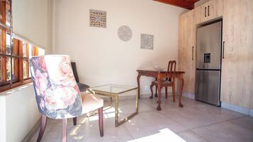 Kahden hengen comfort-huone | Oleskelualue