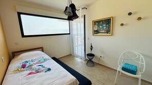 2 bedrooms, iron/ironing board, free WiFi