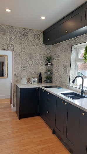 Microwave, oven, stovetop, coffee/tea maker