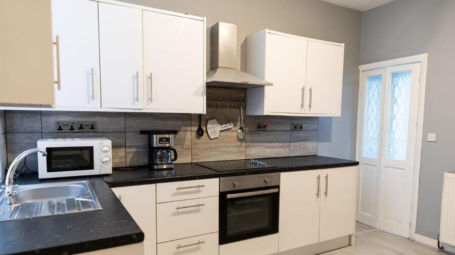 2 Bedroom Cossy Detached Property