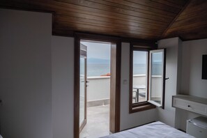Kamar Double Deluks, pemandangan laut | Seprai linen