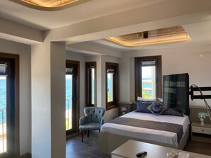 Family Triple Room, Sea View