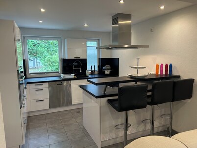 Cozy terraced house for up to 8 people1 minute from the trade fair